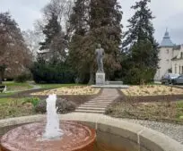 Park Antonína Švehly u Cesty Svobody je zase o něco hezčí. Upravili jsme prostor u pomníku, který byl schovaný za vzrostlým jalovcem. Park Antonína Švehly u Cesty Svobody je zase o něco hezčí. Upravili jsme prostor u pomníku, který byl schovaný za vzrostlým jalovcem.