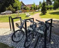 Sdílená kola v Říčanech jsou zase o kousek dostupnější! Uvedli jsme do provozu další stanice pro sdílená kola Nextbike. Sdílená kola v Říčanech jsou zase o kousek dostupnější! Uvedli jsme do provozu další stanice pro sdílená kola Nextbike.