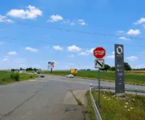 Od 16. července do 23. srpna se bude opravovat Černokostelecká ulice v úseku od ulice Obchodní směrem na Uhříněves. Řidiče čekají dočasná omezení. Od 16. července do 23. srpna se bude opravovat Černokostelecká ulice v úseku od ulice Obchodní směrem na Uhříněves. Řidiče čekají dočasná omezení.