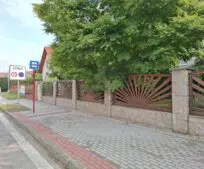 Nová autobusová zastávka Melantrichova je hotová. Cestující obslouží již od úterý 7. července. Nová autobusová zastávka Melantrichova je hotová. Cestující obslouží již od úterý 7. července.