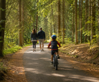 Bezpečněji na kole i pěšky. Začíná budování stezky pro pěší a cyklisty podél Černokostelecké směrem na Vojkov. Bezpečněji na kole i pěšky. Začíná budování stezky pro pěší a cyklisty podél Černokostelecké směrem na Vojkov.
