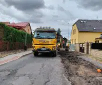 Přes léto jsme nezaháleli. Ve městě pokračují opravy ulic a chodníků. Přes léto jsme nezaháleli. Ve městě pokračují opravy ulic a chodníků.