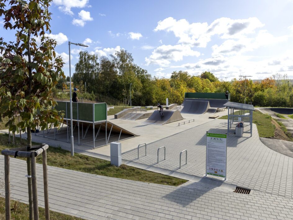 Skatepark a pumptrack v Industrialní zóně