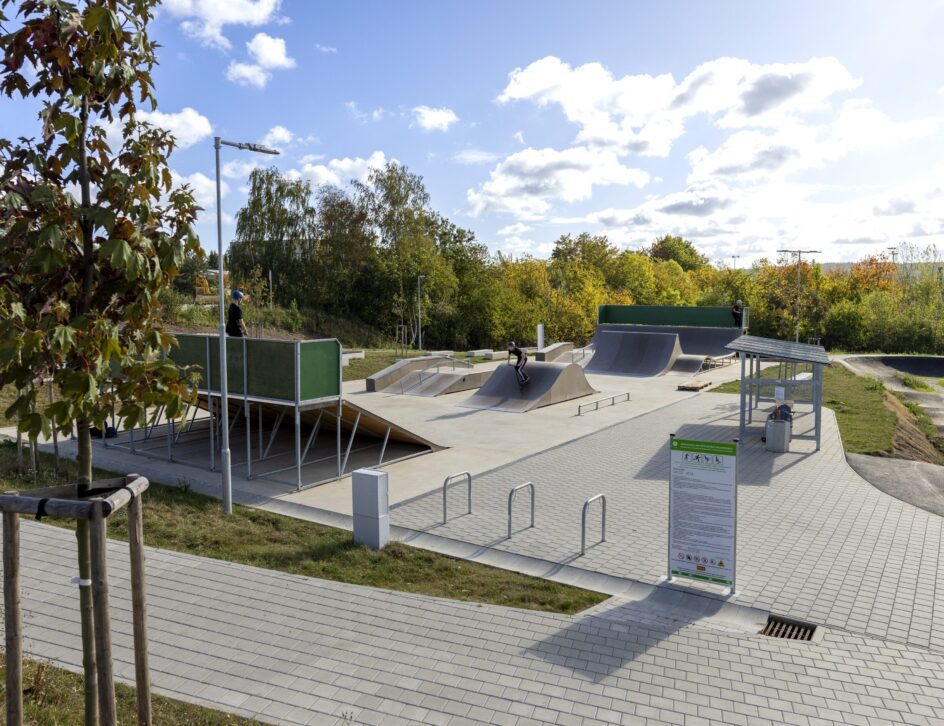 Skatepark a pumptrack v Industrialní zóně