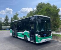 Od pondělí 1. září 2025 spouštíme upravený systém městské hromadné dopravy. Těšit se můžete i na nové moderní autobusy.