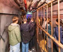 Na říčanské nádraží dorazil speciální protidrogový vlak Revolution Train