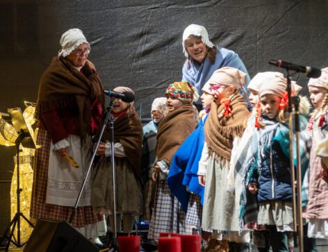 Adventní prozpěvování a rozsvícení vánočního stromu