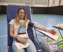 Společně s Nemocnicí AGEL Říčany pořádáme 18. března mobilní odběr krve ve sportovní hale ve Škroupově ulici. Společně s Nemocnicí AGEL Říčany pořádáme 18. března mobilní odběr krve ve sportovní hale ve Škroupově ulici.