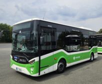 Kraj zahájí 5. října opravu křižovatky ve Strašíně (Vojkovská x Pod Strašínem). Sledujte výlukové jízdní řády busů. Kraj zahájí 5. října opravu křižovatky ve Strašíně (Vojkovská x Pod Strašínem). Sledujte výlukové jízdní řády busů.